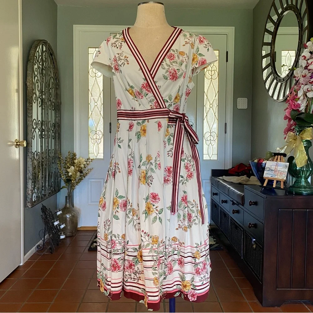 NWT Anthropologie Gal Meets Glam Teresa Floral Wrap Dress - Picture 2 of 12